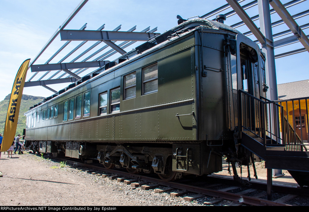 Rear view of CB&Q Business Car 96